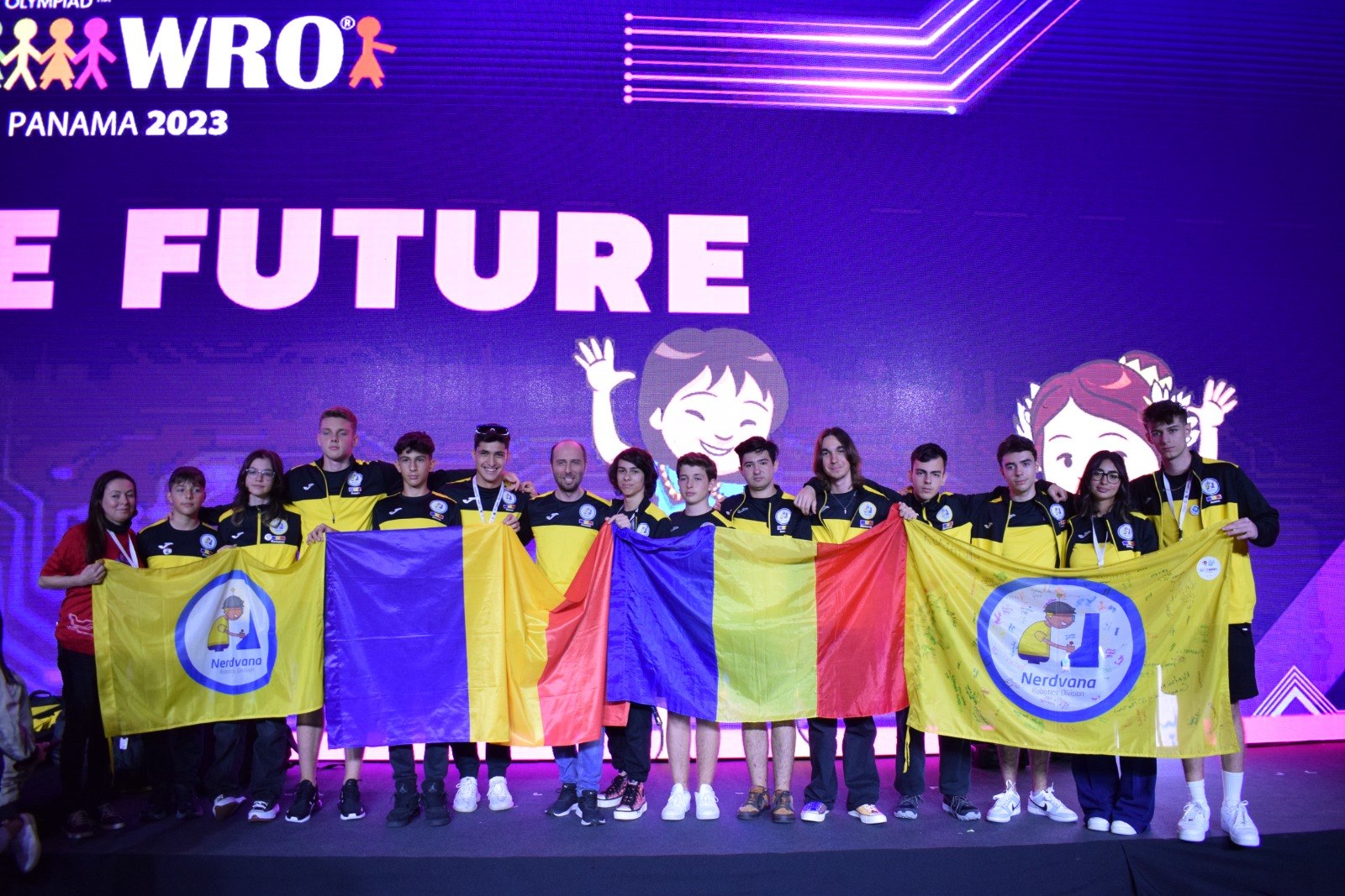 Tinerii români premiați în cadrul Olimpiadei de Robotică din Panama Tinerii români premiați în cadrul Olimpiadei de Robotică din Panama