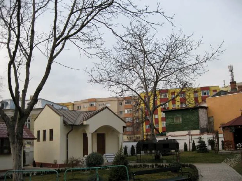 Toaleta în formă de capelă a fost construită din fonduri europene