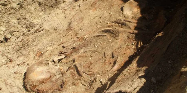 Rămăşiţele umane au fost scoase la lumină de arheologi.