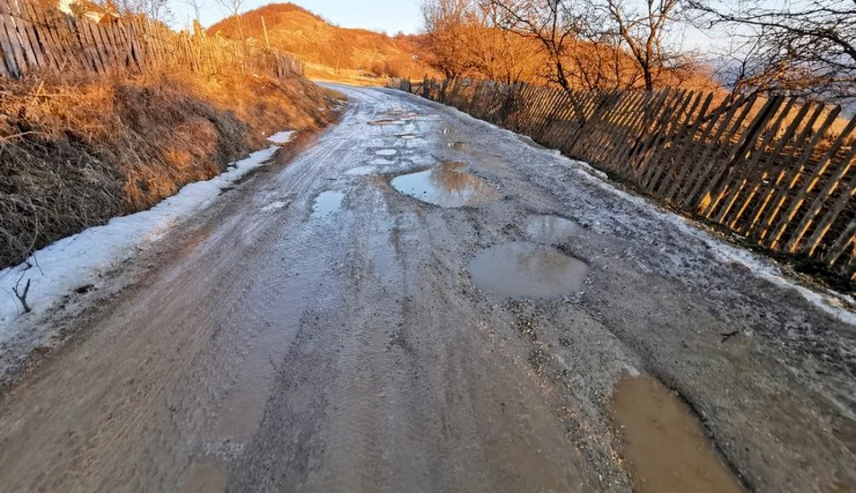Licitație trucată pentru reabilitarea unor drumuri Foto: Arhivă