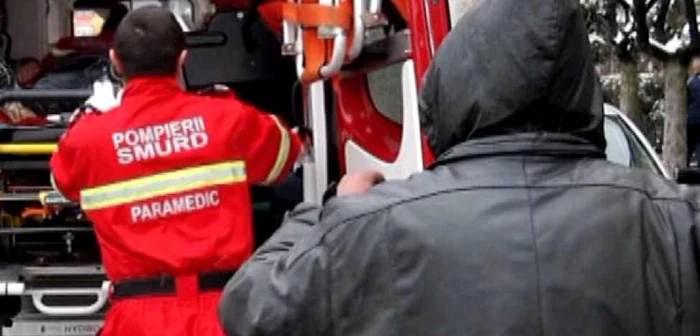 Bărbatul a fost transportat de urgenţă la spital FOTO: actualmm.ro