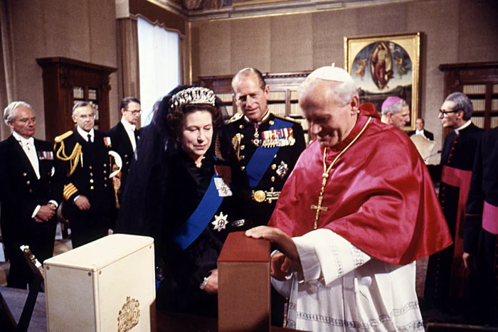 Regina Elisabeta la Vatican, în 1980, la Papa Ioan Paul al II lea, profimedia 0604389895 jpg