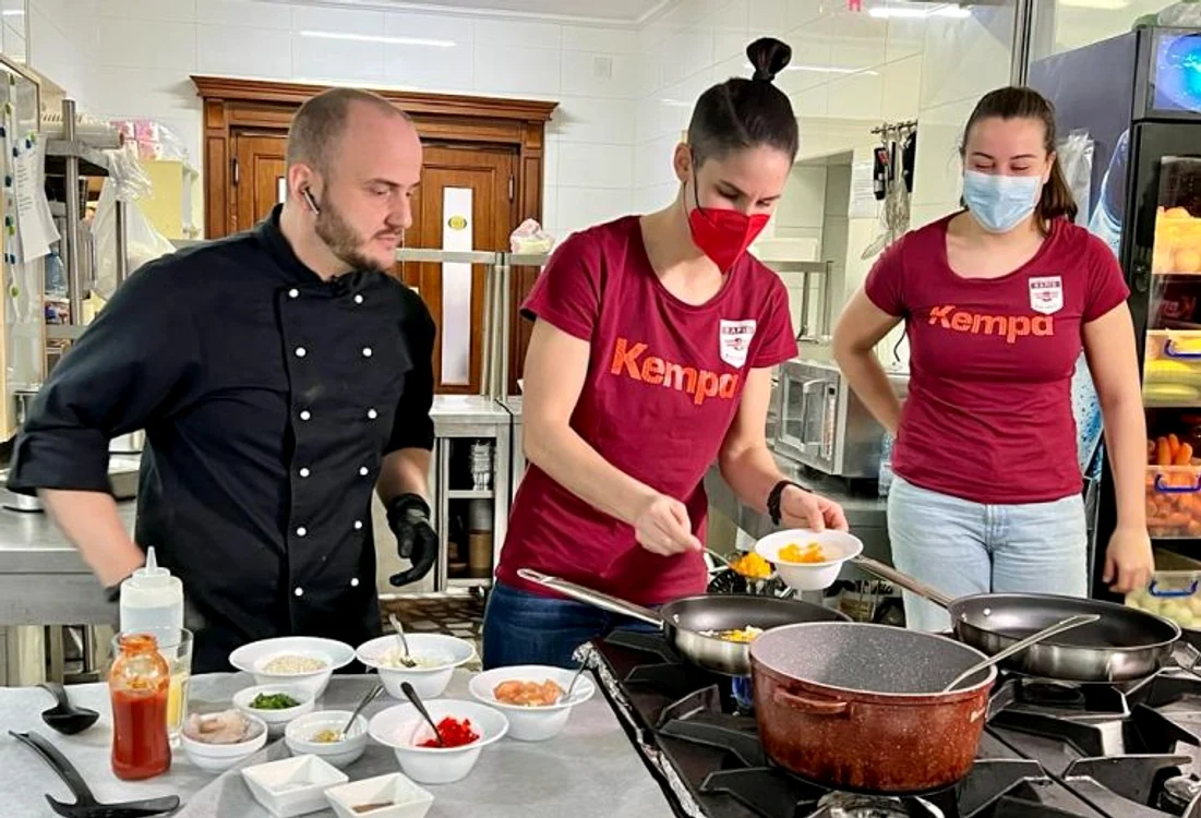 Jucătoarele de la Rapid au fost supervizate de Chef Petre Păsat