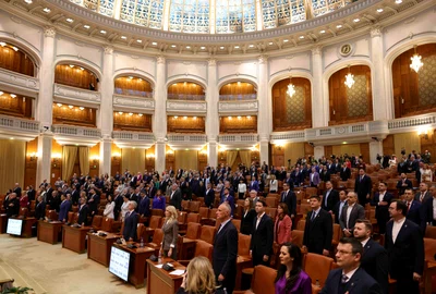 INSTANT PARLAMENT CITIRE MOTIUNE 00 INQUAM Photos Octav Ganea jpg