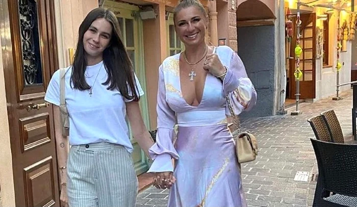 Anamaria Prodan alături de fiica ei, Rebecca / FOTO: Instagram