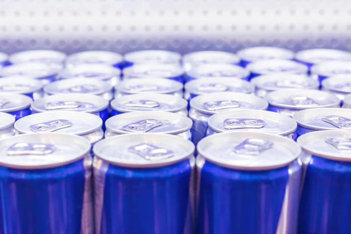 Taurina din băuturile energizante ar putea afecta sănătatea. FOTO: Istock