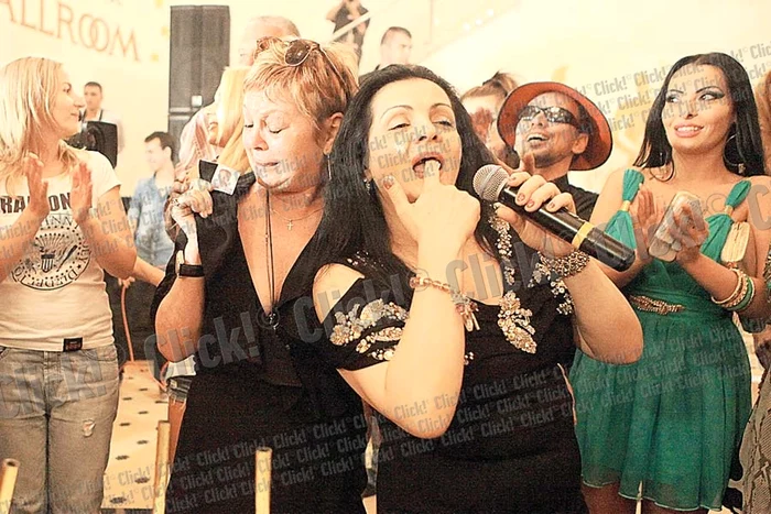 Anca Pandrea a băut  vreo trei pahare cu  whisky în doar  câteva ceasuri (FOTOGRAFII: ROBERTO SĂLCEANU)