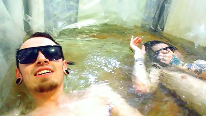 Vladimir a izolat pereţii ca să nu-și inunde vecinii