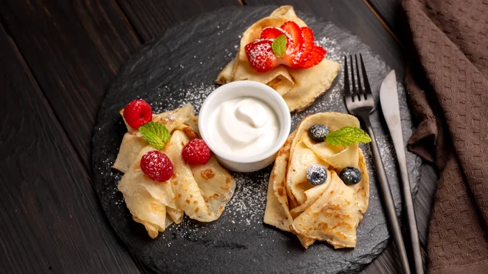 Clătite cu brânză de vaci bogate în proteine.