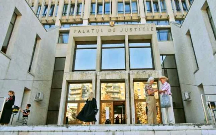 palatul de Justiţie din Iaşi, locaul în care, în ultimii ani, au fost comise mai multe fărădelegi FOTO Adevărul