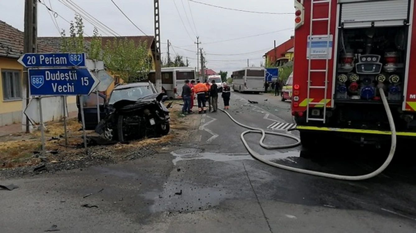 În urma accidentului a fost spartă o ţeavă de gaz
