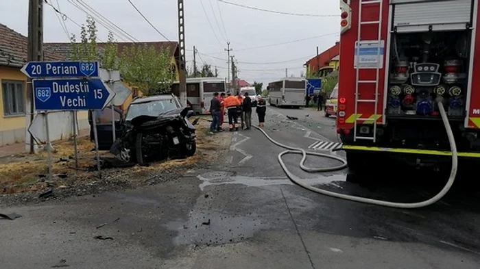În urma accidentului a fost spartă o ţeavă de gaz