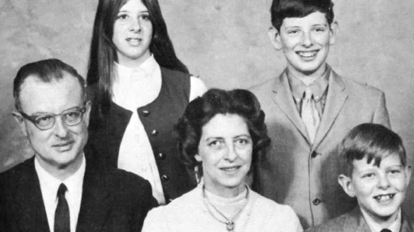 John List cu soţia, Helen, și cei 3 copii - Patricia, John și Frederick / Foto: Captură video