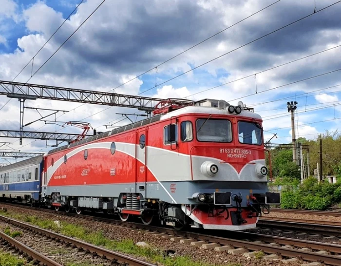 Tânărul s-a urcat pe tren să facă poze FOTO arhivă Adevărul 