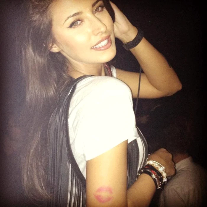 Antonia poartă deseori topul cu pricina