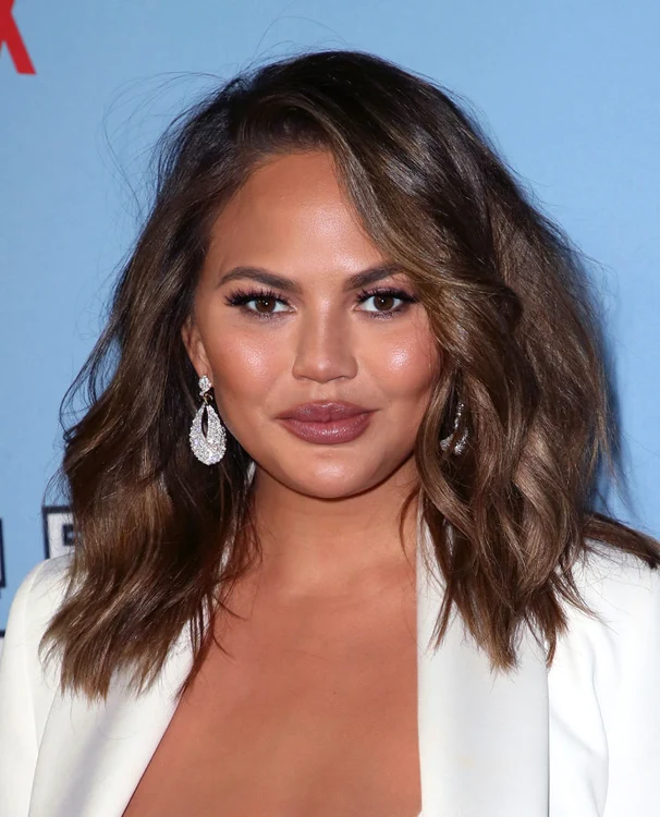 Chrissy Teigen are fața rotundă Foto: Getty Images