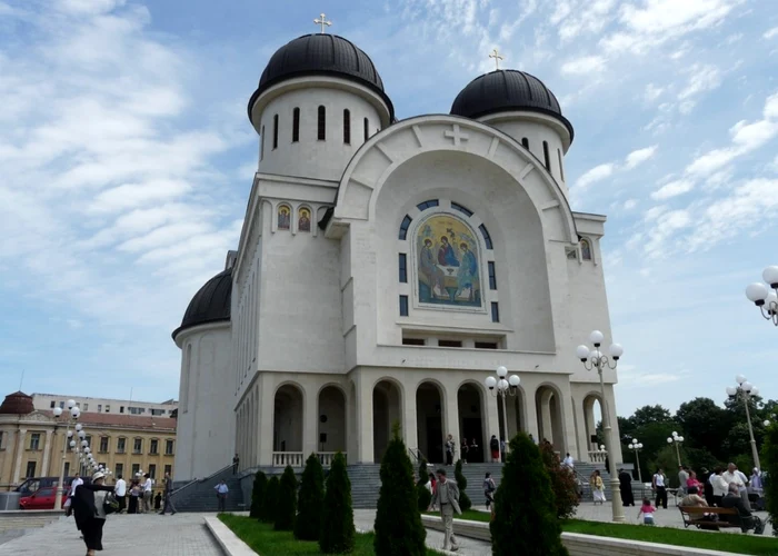 Catedrala Sfânta Treime din Arad.