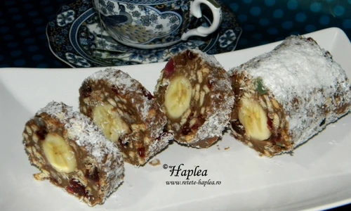 rulada de biscuiti cu banana poza 7 jpeg