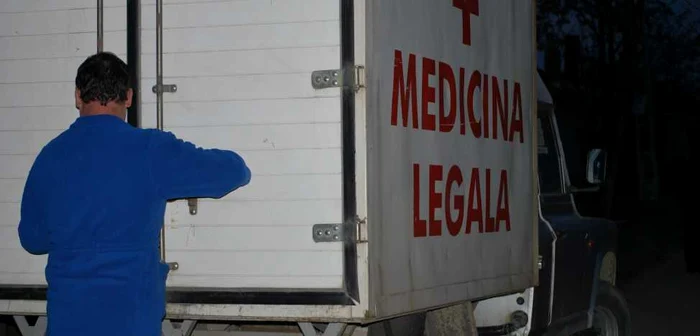 Cadavrul copilului a fost preluat de maşina Serviciului de Medicină Legală