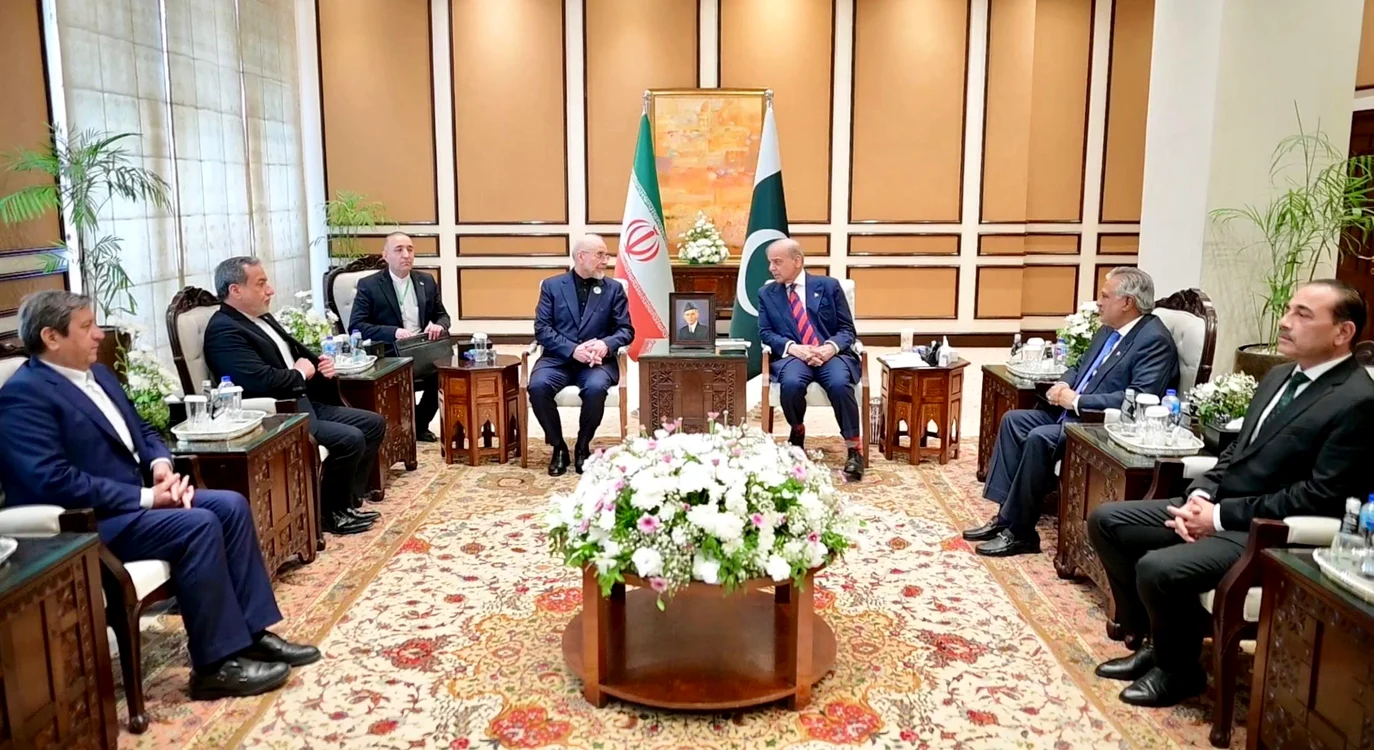 Delegația iraniană, la negocierile de la Islamabad/FOTO:X