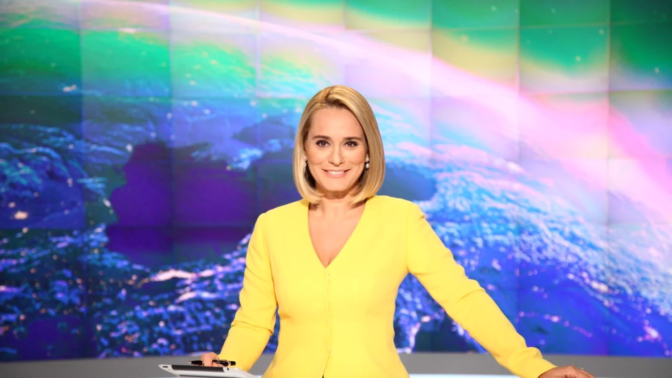 4 andreea esca prompter jpg jpeg