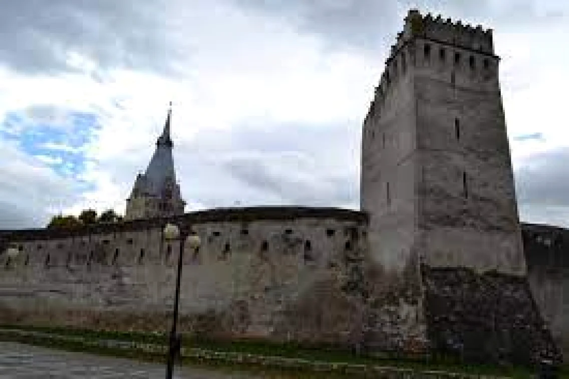 Biserica fortificatîă de la Codlea FOTO Ioan Buciumar