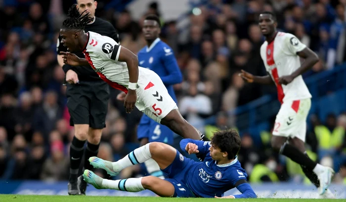 Roméo Lavia (stânga) a venit de la Southampton FC la Chelsea Londra (FOTO: EPA)