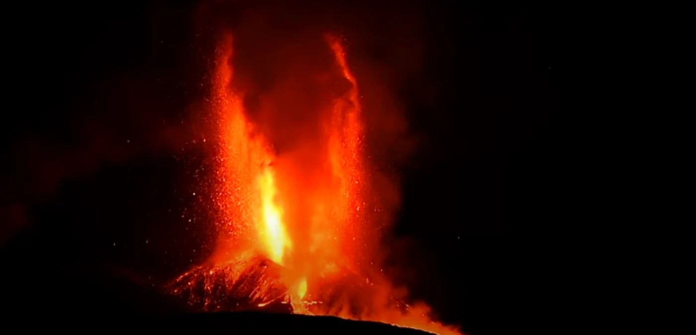 Erupţia vulcanului Etna din Sicilia
