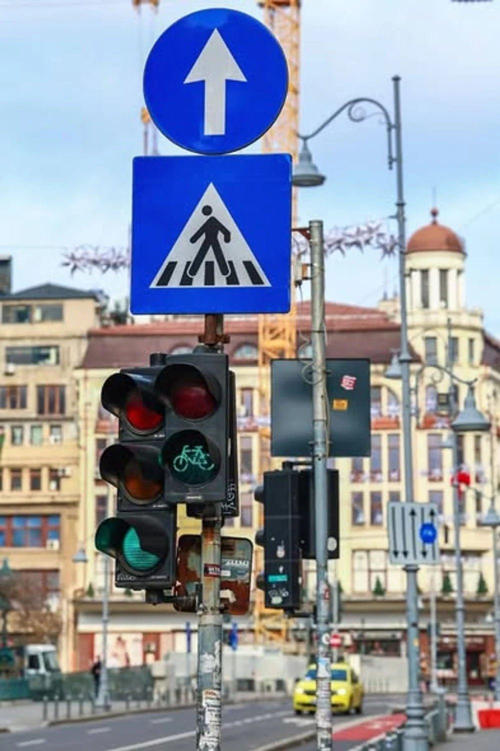 Ciucu anunță semafoare cu inteligență artificială în București. De ce o capitală europeană a renunțat la ele