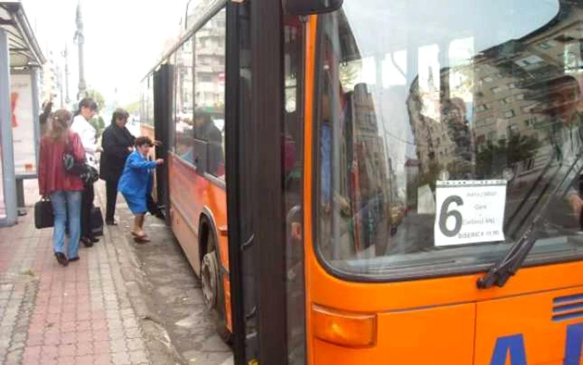Târgovişte: Nu am scăpat de aglomeraţia din autobuze