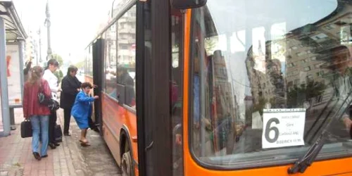 Târgovişte: Nu am scăpat de aglomeraţia din autobuze