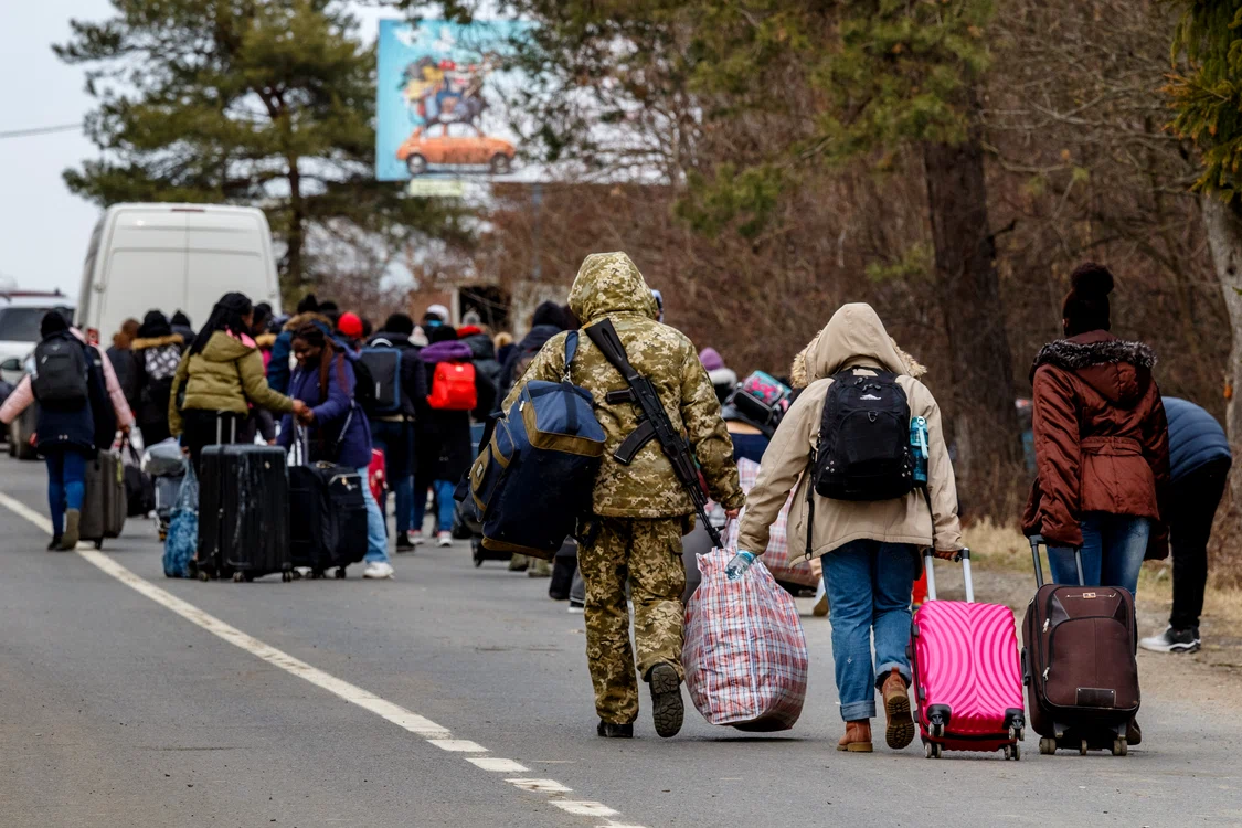 Ucraineni fugind de război FOTO Shutterstock