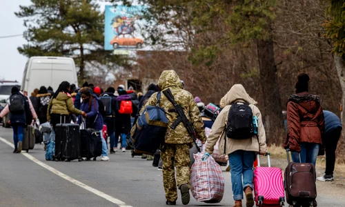 refugiati ucraineni fugind de razboi 26 februarie 2022 shutterstock 2131281067 jpg