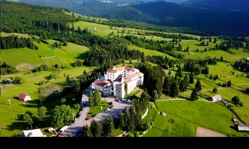 Un castel pentru un monstru jpeg