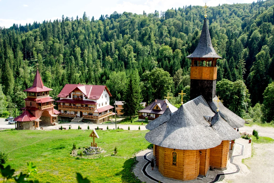 Mănăstirea Paltin FOTO Mitropolia Moldovei - Magda Buftea