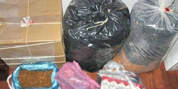 Ţigari de contrabandă ridicate de la locuinţele contrabandiştilor
