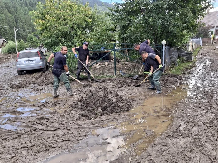 Intervențiile continuă în ritm susținut. FOTO: DSU