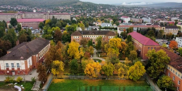 liceul industrial din hunedoara foto primaria hunedoara