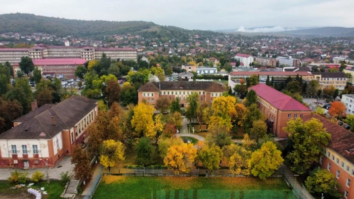 liceul industrial din hunedoara foto primaria hunedoara