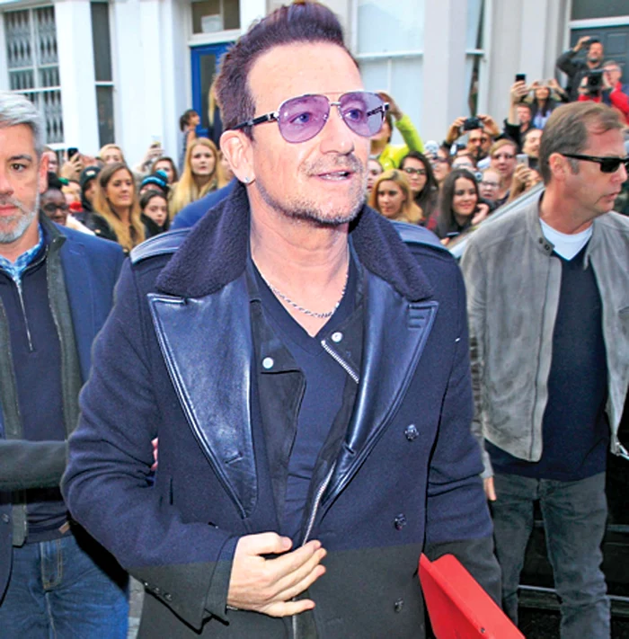 
    Cântăreţul are o avere de 600.000.000 $  