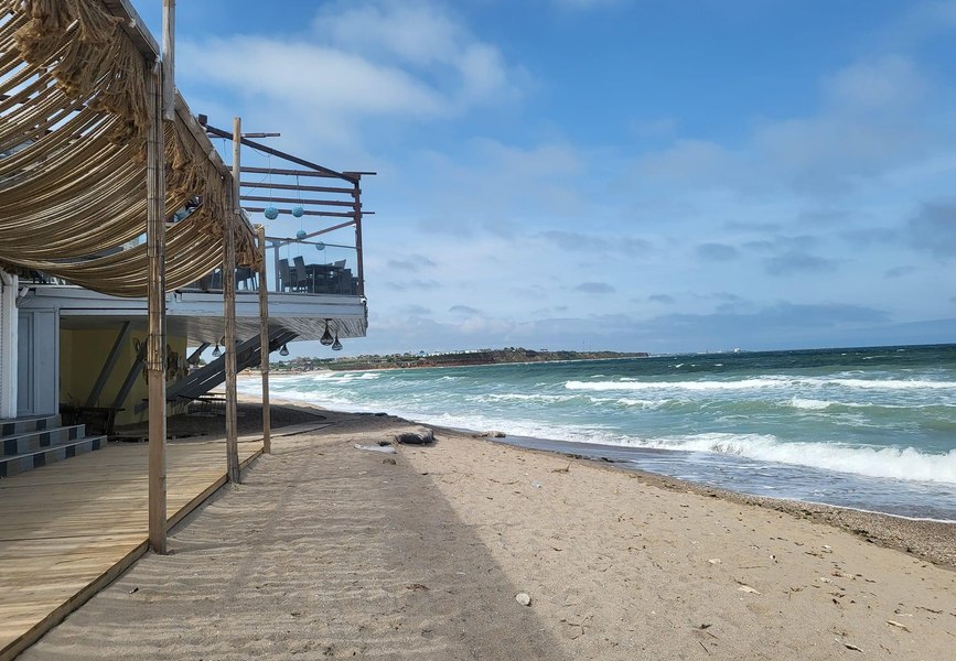 Zeci de plaje neamenajate pe litoral: „Ne mai mirăm că ne pleacă turiștii la greci și la turci” FOTO