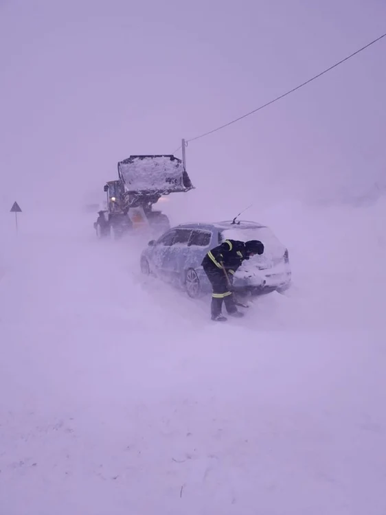 Codul roşu de viscol a făcut ravagii în judeţul Călăraşi FOTO ISU Călăraşi