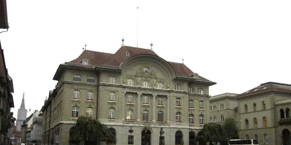Analiştii estimează că singura intervenţie a băncii centrale nu a costat mai mult de 7-8 miliarde franci elveţieni