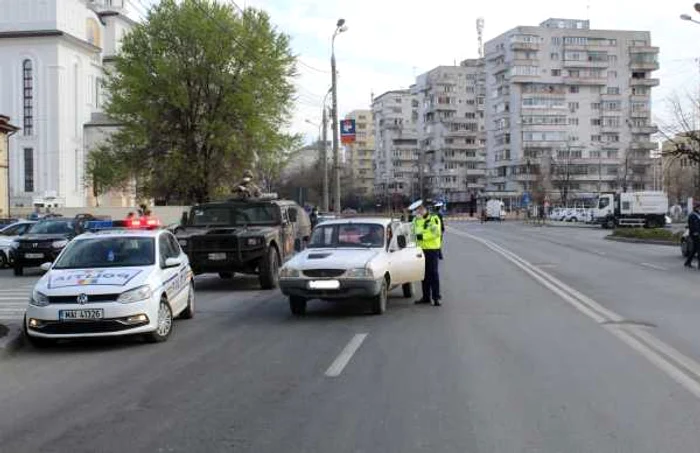 Poliţia face filtre pe stradă