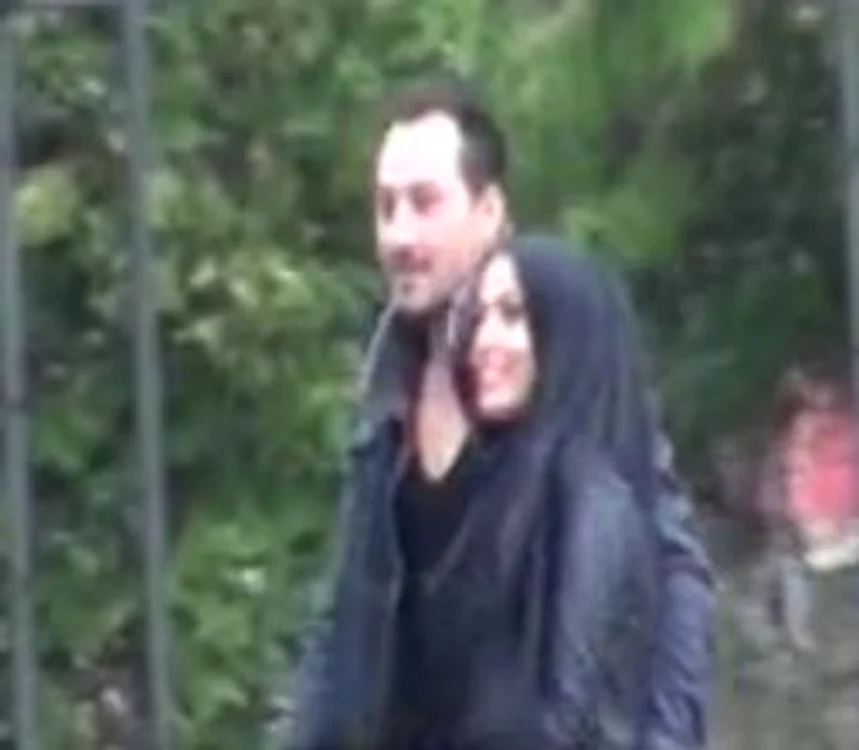 Cei doi au ieşit la plimbare prin parcul Copou din Iaşi (captură: Kanal D)