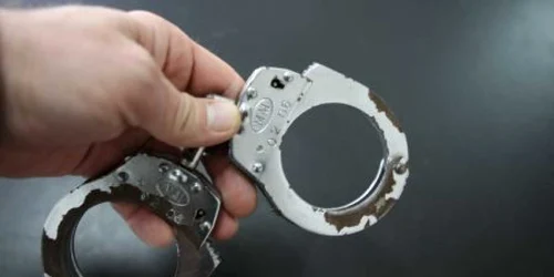 Bărbatul a fost reţinut pentru 29 de zile