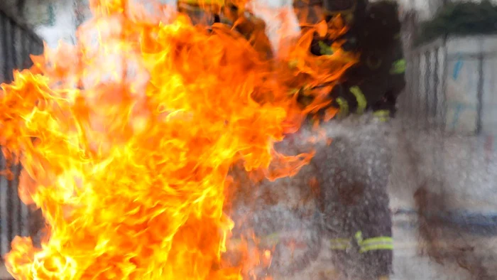 Flăcări devastatoare în Ialomița.