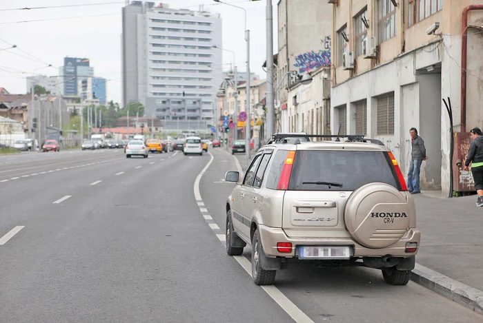 
    2015 - Stâlpişorii care  delimitau pistele au dispărut.  Acum e mai  mult loc pentru maşiniFoto: Sever Gheorghe  
