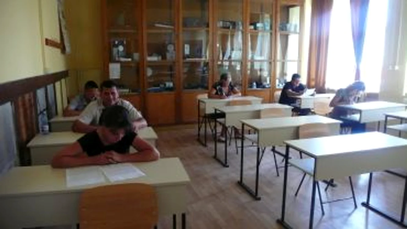 Craiova: Peste 1.100 de liceeni doljeni au susţinut astăzi prima probă scrisă a bacului de toamnă