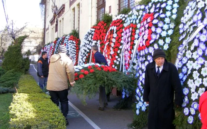 La înmormântarea lui Vladimir Cârpaci, zis Dulcea, au participat sute de oameni. (Foto: Vali Silaghi / Adevărul)